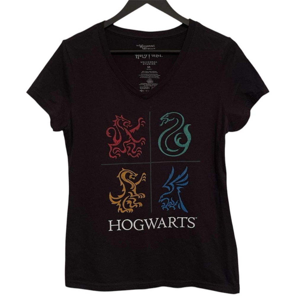 the wizarding world of Harry Potter hogwarts front graphic V-neck casual t-shirt